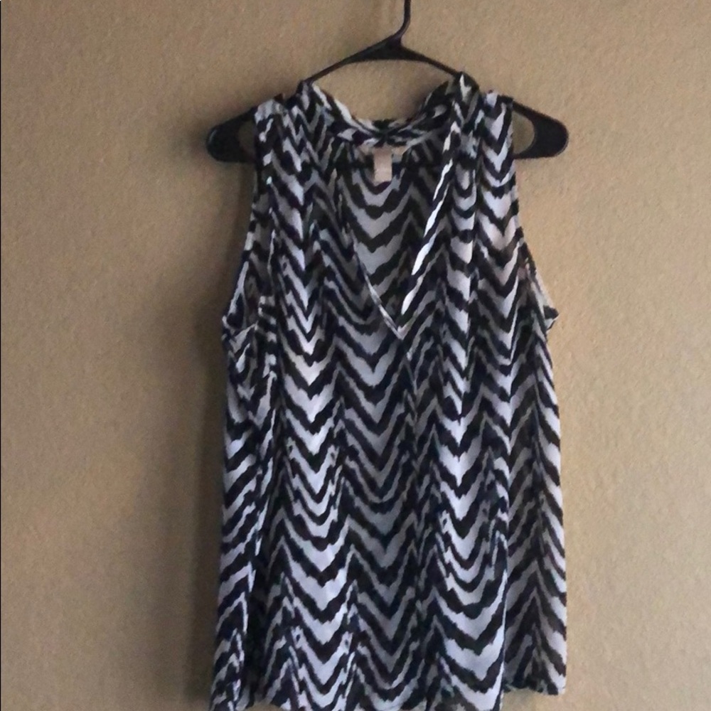 Banana Republic Black and white top